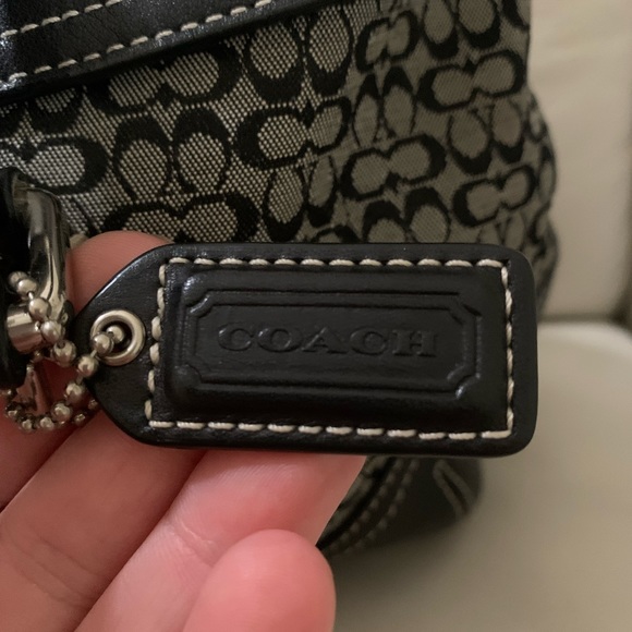 Authentic Coach bag. Perfect condition. Black leather with grey background. - Picture 5 of 6